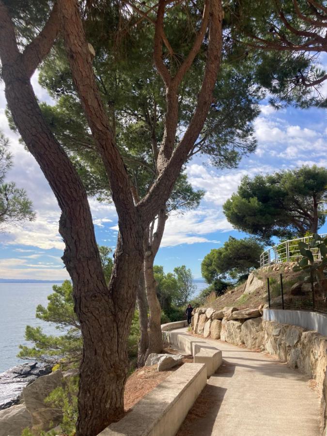 Appartement Duplex Rosas Avec Terrasse Magnifique Jacuzzi Vue Mer 外观 照片