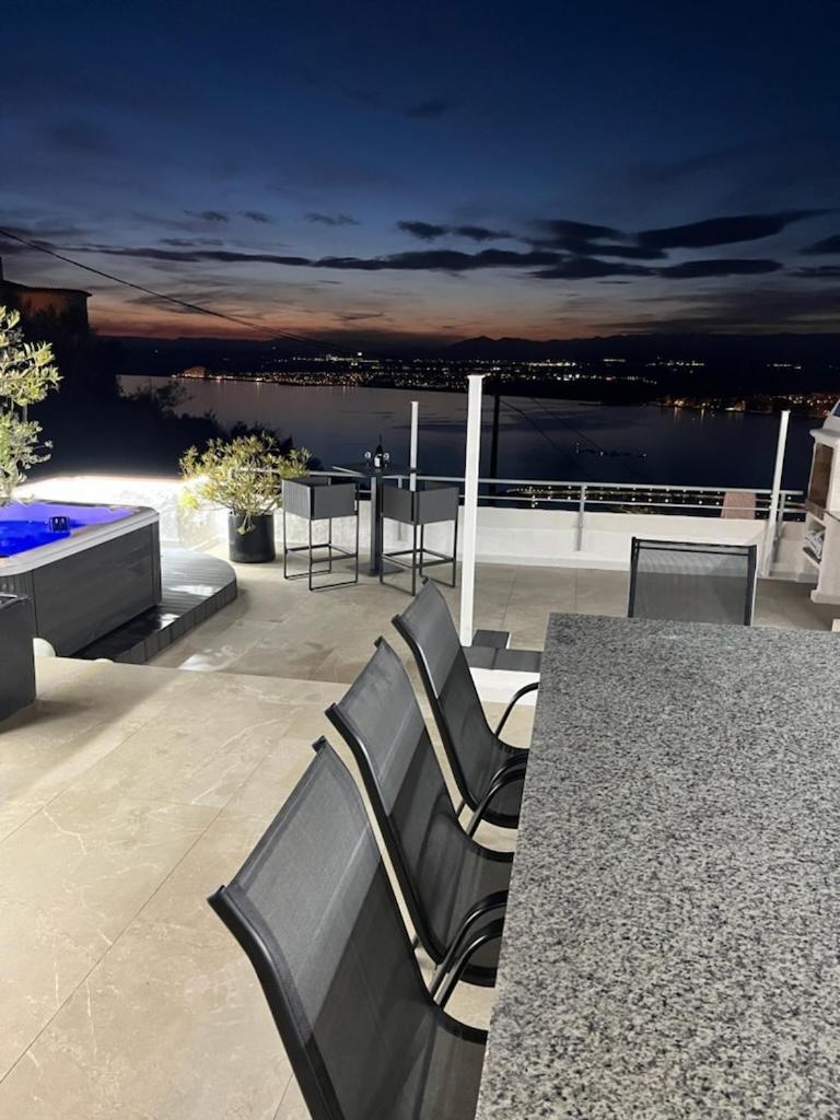 Appartement Duplex Rosas Avec Terrasse Magnifique Jacuzzi Vue Mer 外观 照片